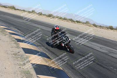 media/Dec-01-2025-Moto Forza (Mon) [[2daa91e15f]]/2-Intermediate Group/Session 4 (Turn 10 Inside)/